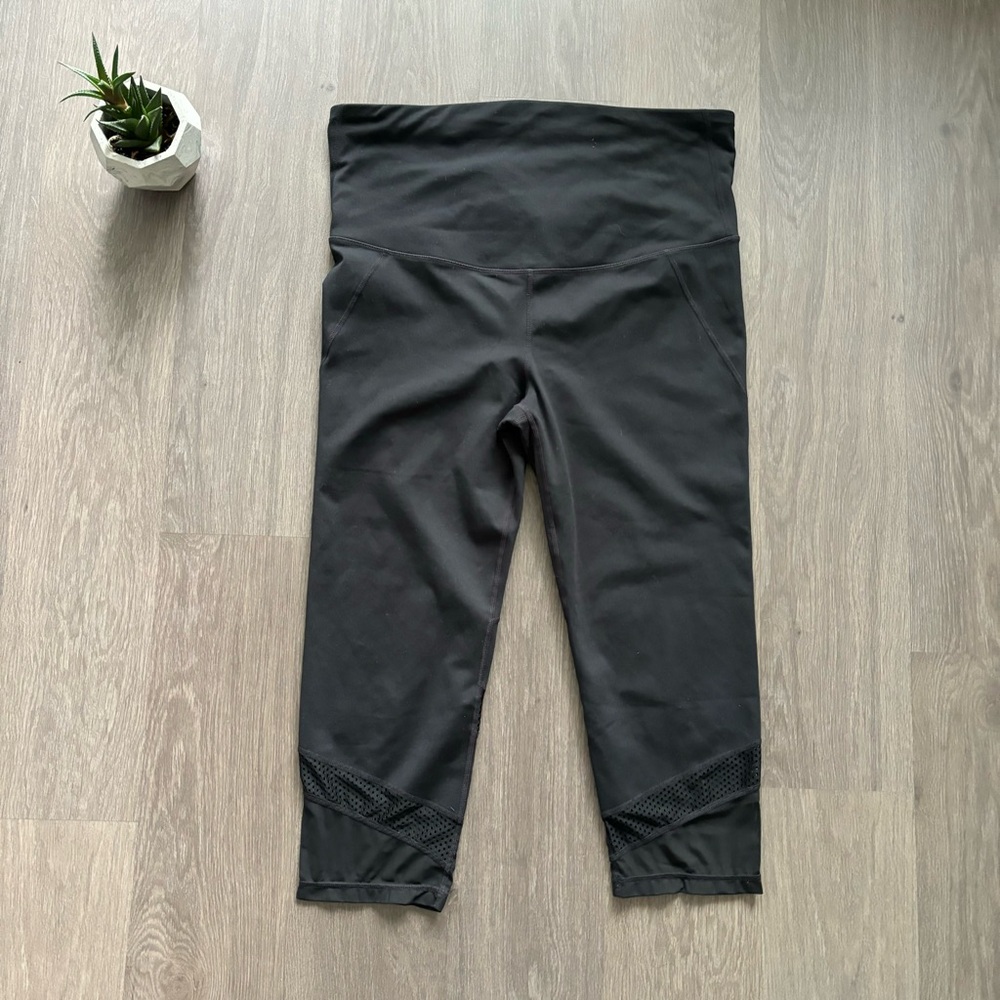 GAPFit (by GAP) Black Cropped Leggings with Panelling on Leg Detail